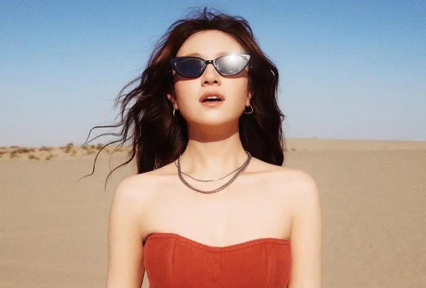 娜扎误发杨幂“丑照”:一场内娱小插曲背后的众生相