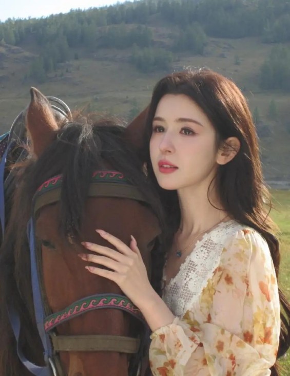 Hearts2Hearts通过《音乐银行》首次公开新歌《Pretty Please》舞台!充满能量的Hearts2Hearts式刀群舞呈现可爱嘻哈魅力!