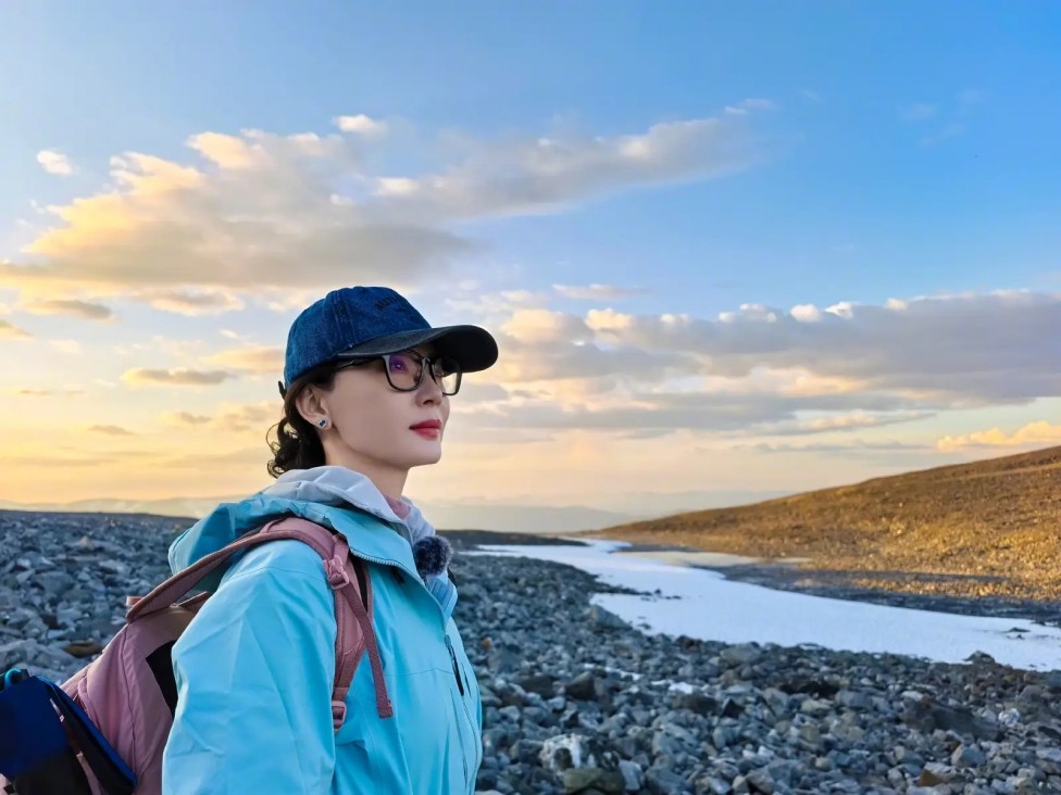 沈梦辰回应下台阶摔倒：我这个爱摔跤的本领真的很难改