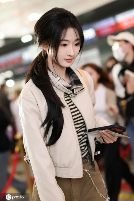 与梁婷导演商榷，《营救汪星人》是靠作品说话，还是靠成毅说话