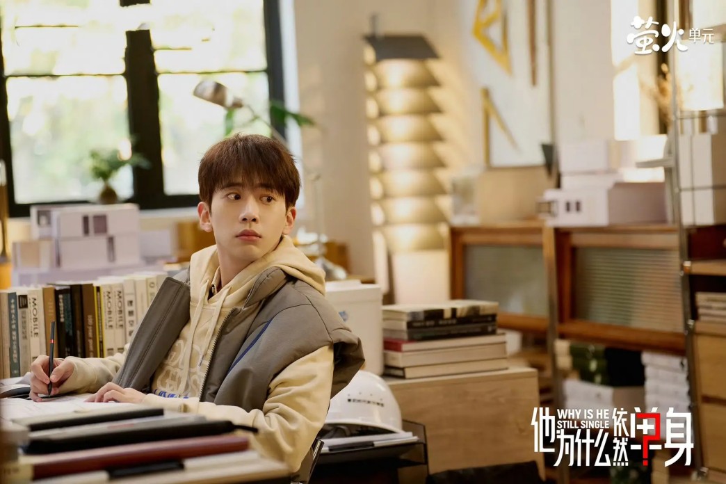 涉毒艺人含笑被举报直播卖手串，平台：“不是有违法记录就不能”