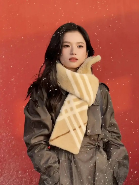 章子怡晒与朱丽叶·比诺什合照 两大女神同框太养眼