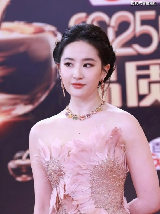 期待！TVB又一自制剧将播，多位女神级花旦加盟，男主实力遭质疑