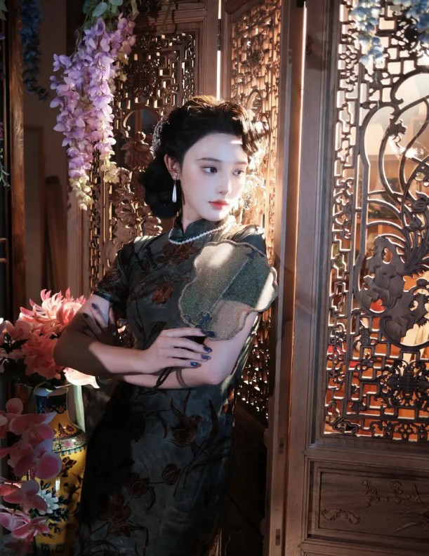 当下热播剧TOP5：《小城大事》跌至第二，榜首凭质感封神