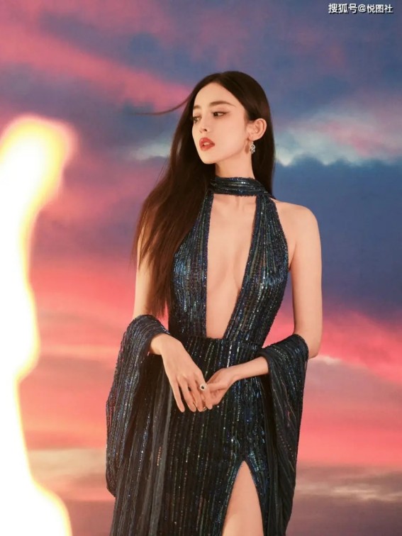 周深北京春晚清唱《小美满》 被问张艺谋新合作秒打太极