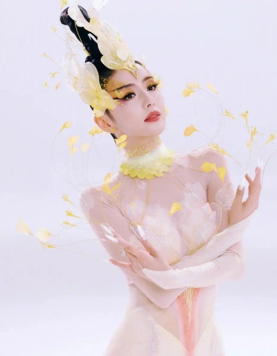 袁和平《镖人》靠六场打戏封神：漫改不翻车，武侠魂归位？