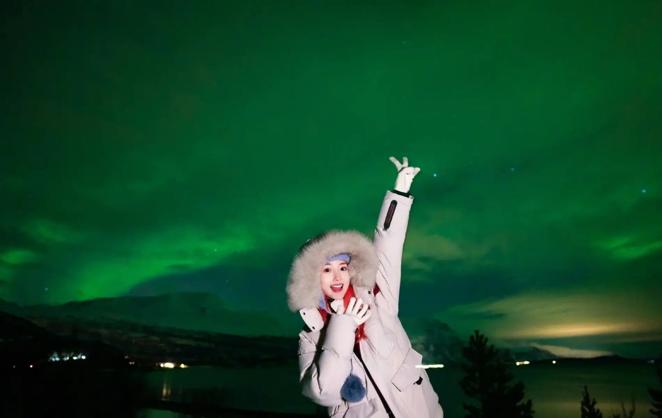 郑润泽发文报平安 因升降台故障演唱会暂停